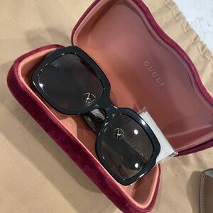 Gucci Black Oversized Sunglasses